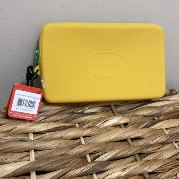 🆕 Havaianas Yellow Disney Characters Wristlet! 100% silicone! 💥 - Picture 5 of 12